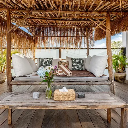 Salty Villa-2